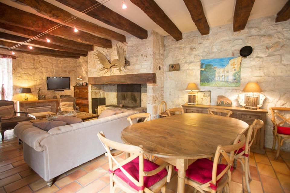 Chateau De Pleneselve Bon-Encontre ภายนอก รูปภาพ